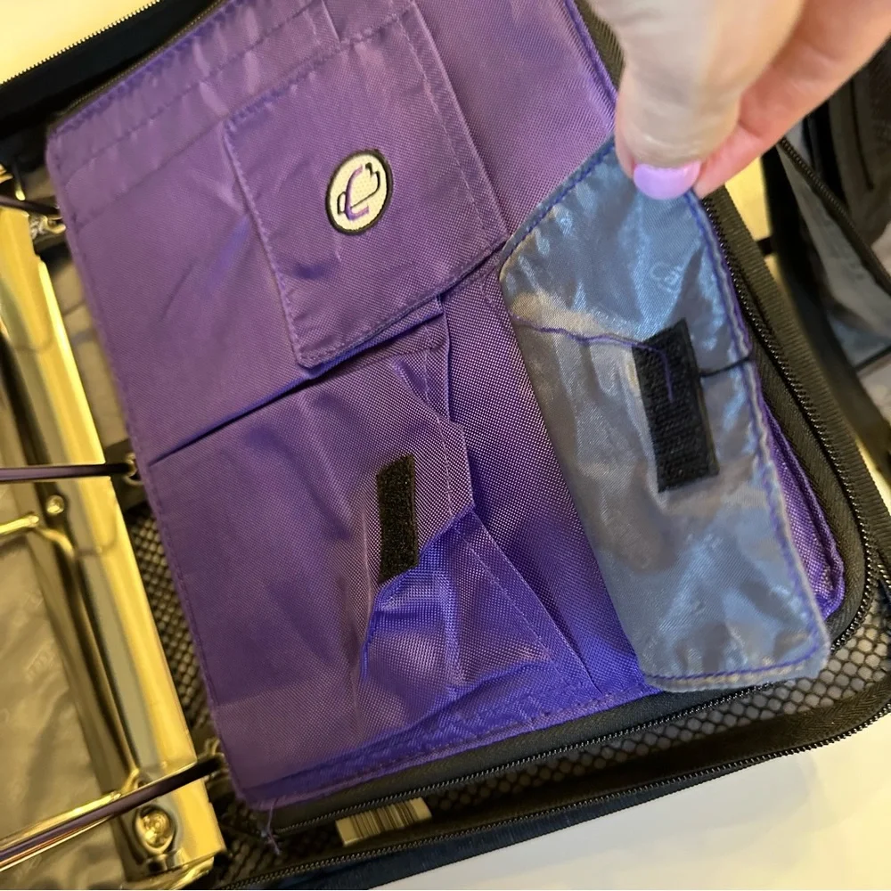 NWOT Case it King Size Mighty Zip Tab Black Binder w/ Purple Accessories Insert